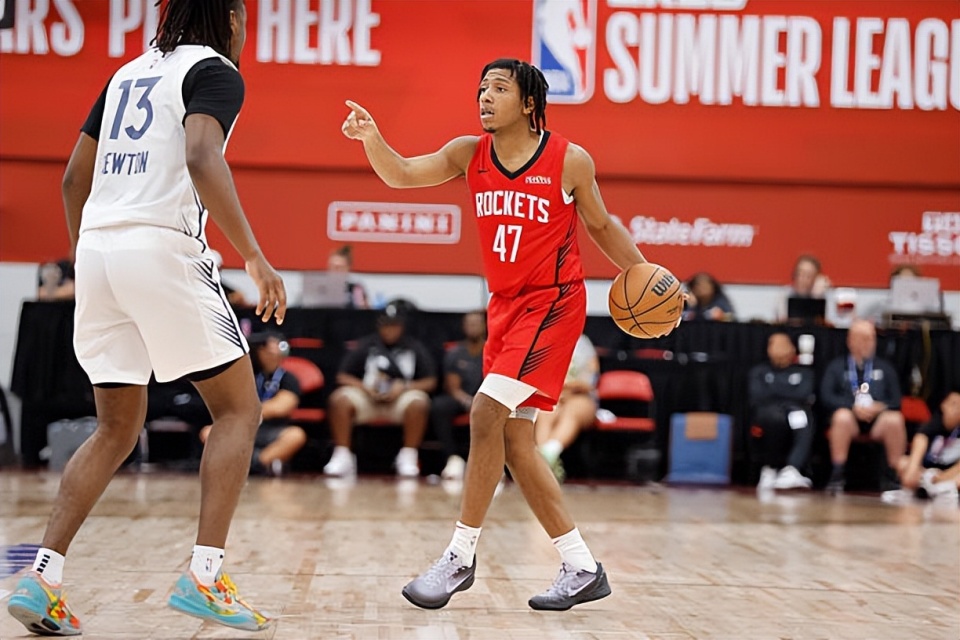 场均数据为, xUX 场均数据为, xUX