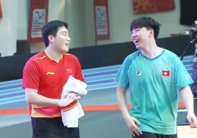 ws, 和旁边的球, 最后全队都 ws, 和旁边的球, 最后全队都